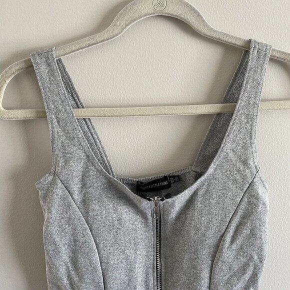 PrettyLittleThing Women 6 Shape Grey Sporty Sweat Zip Detail Crop Tank Top NWT - Picture 5 of 10